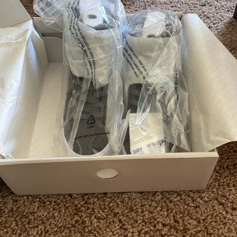 New in box Marc fisher lace up sneaker boots size 8.5 - Picture 6 of 7
